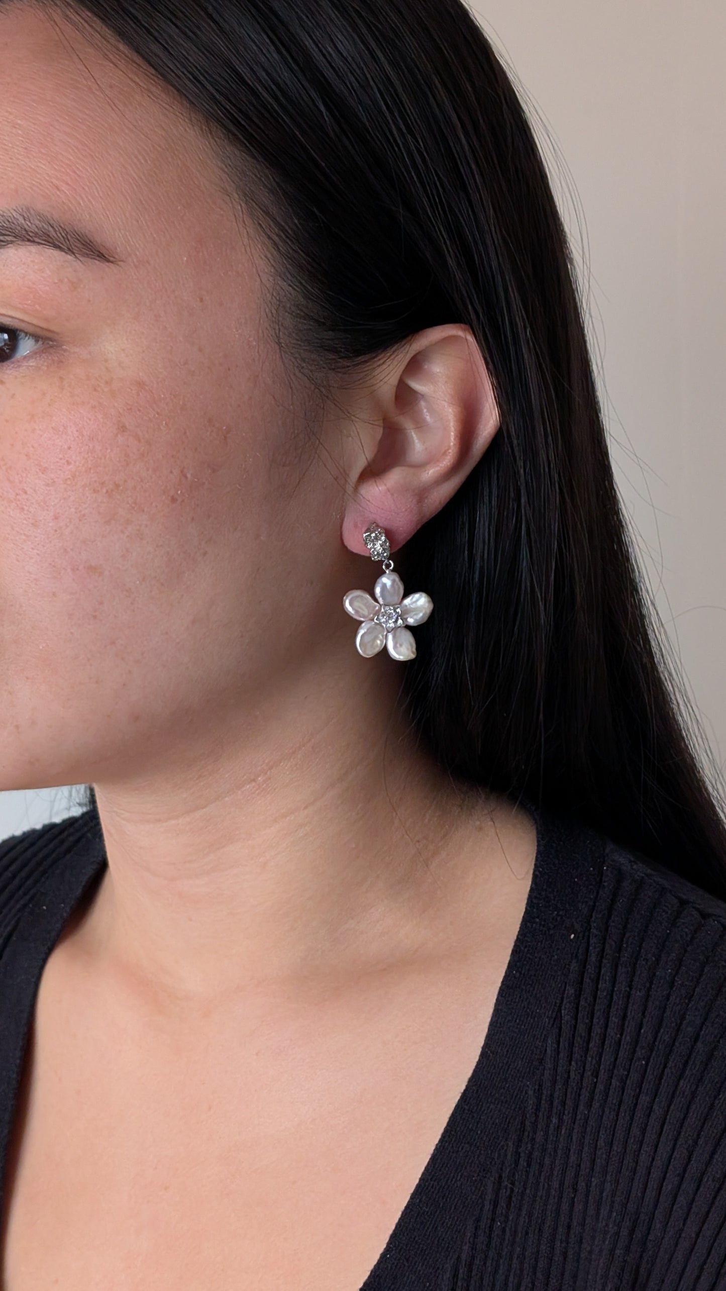 Daisy Dangle Earrings
