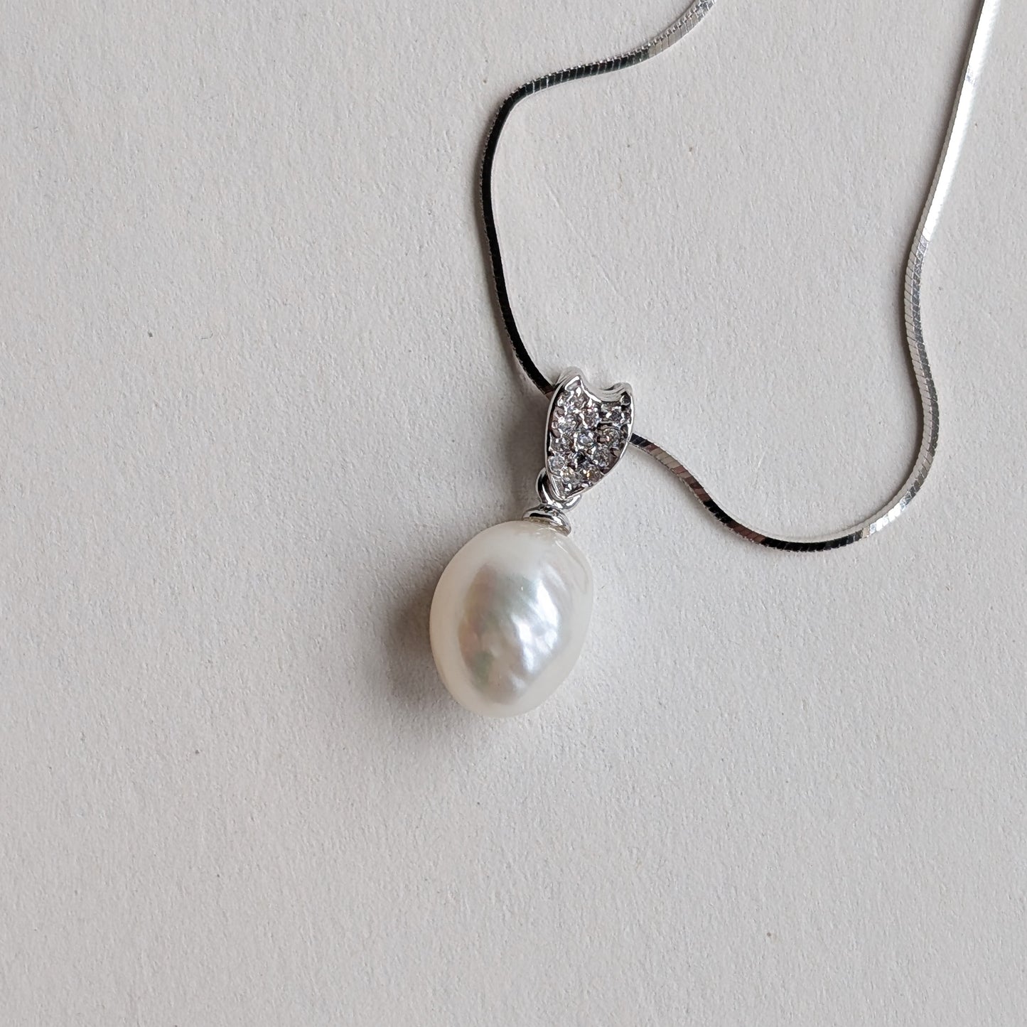 Simple Baroque Pearl Pendant