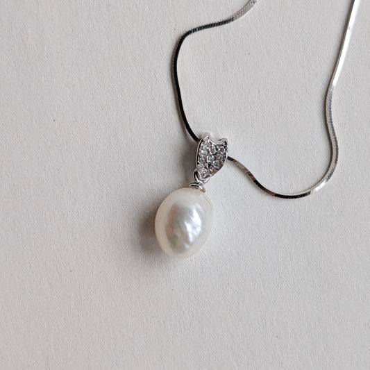 Simple Baroque Pearl Pendant