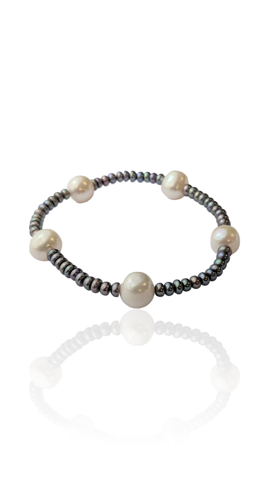 Black and White Pearl Bracelet